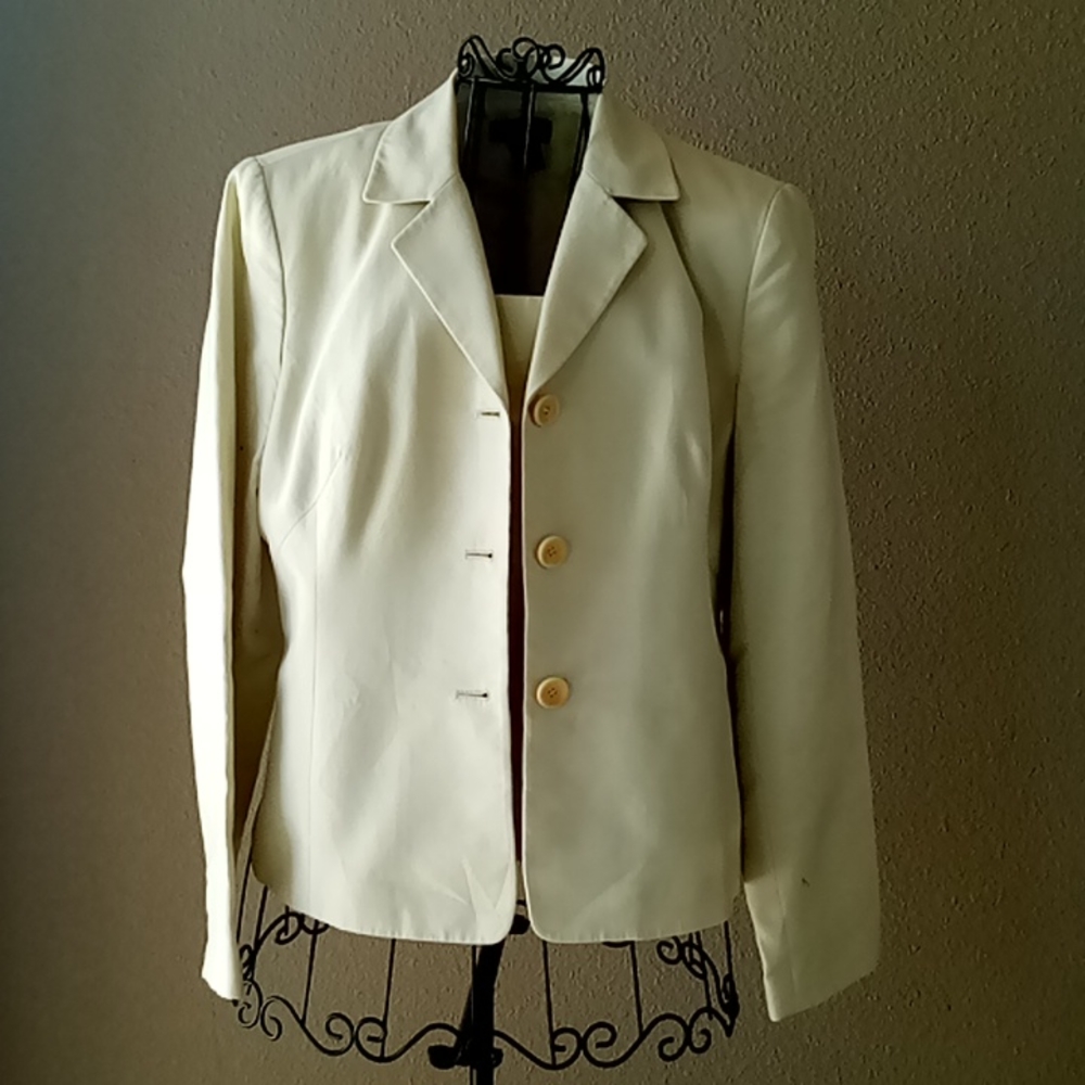 Ann taylor, light green, size 6, 3 piece skirt suit